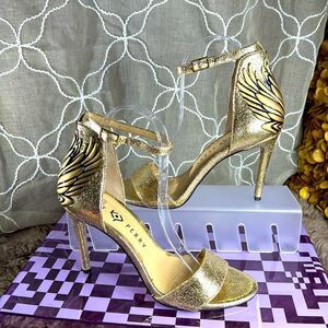 (O) Katy Perry Alexann  Gold Foil Heel, size 7.5